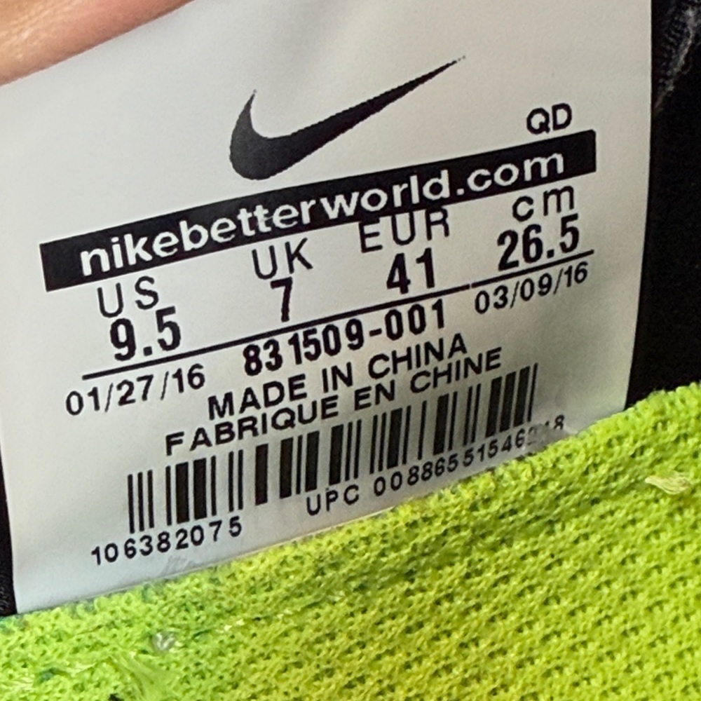 Nike Women’s Free Run Black & White Sneakers SZ 9.5 - Picture 9 of 9